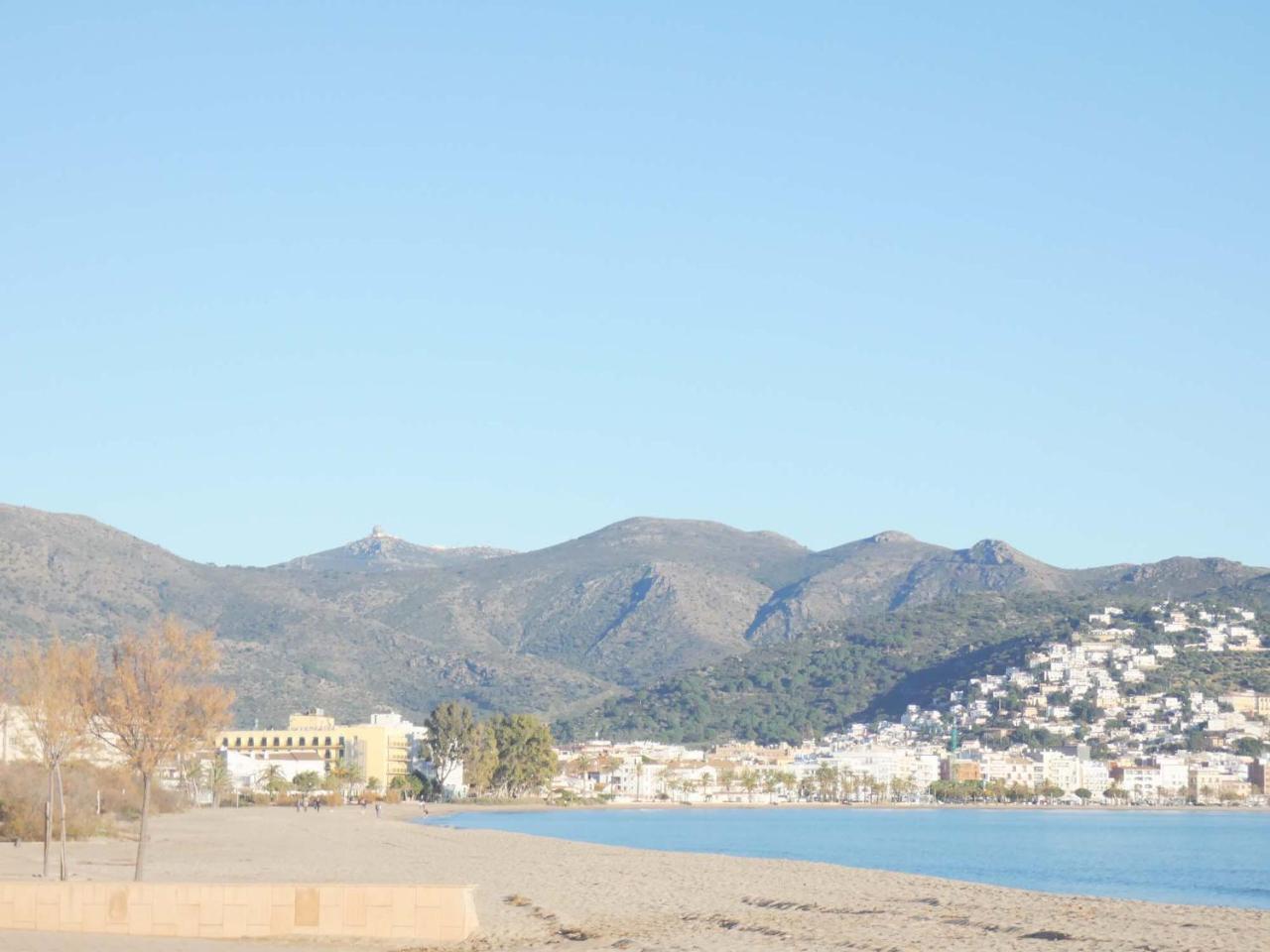 Mare Nostrum 132 Roses Bagian luar foto